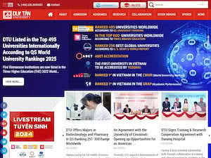 Duy Tan University's official website homepage screenshot