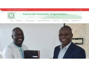 National University of Agriculture's official website homepage screenshot