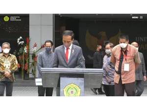 Parahyangan Catholic University's official website homepage screenshot